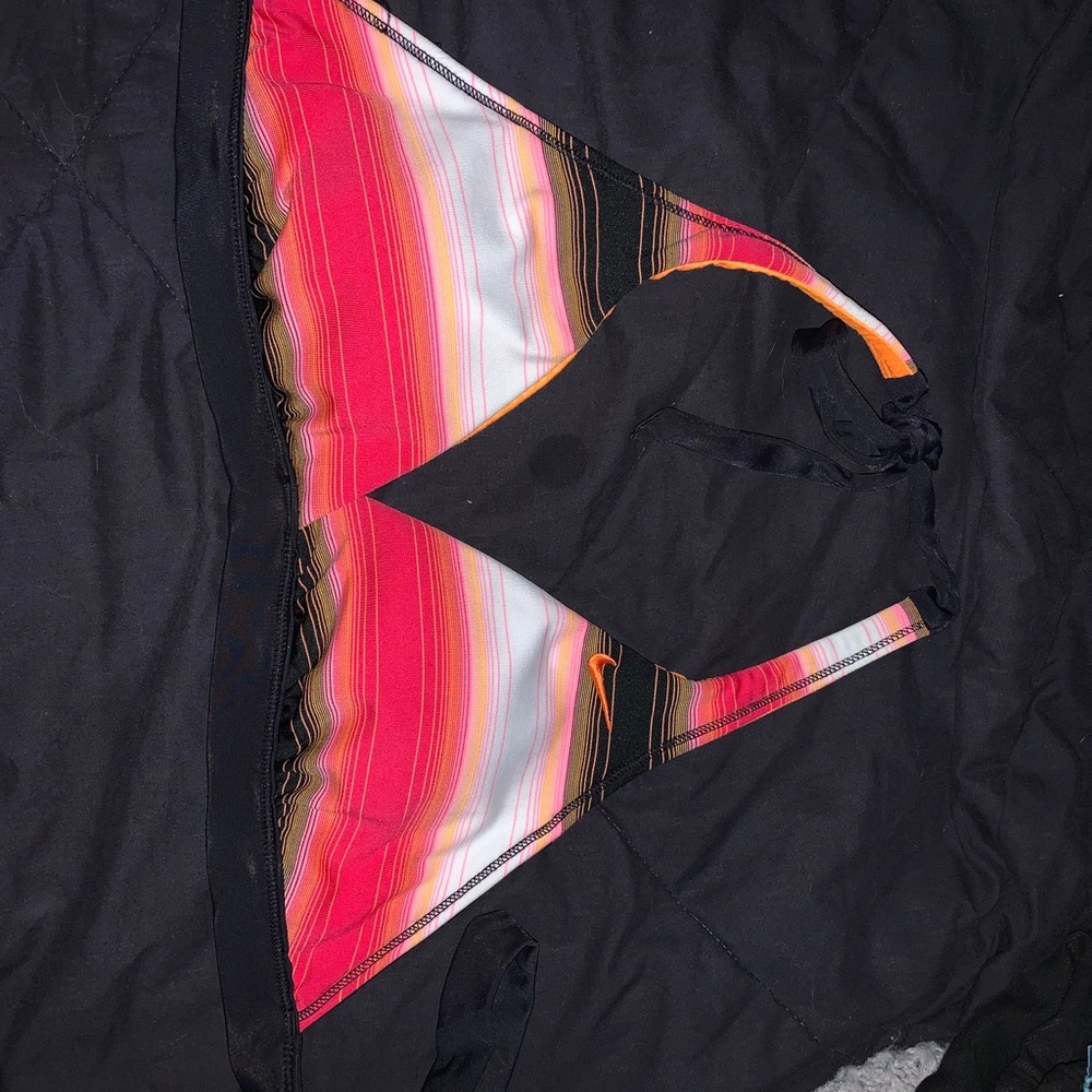 Reverse able bikini top